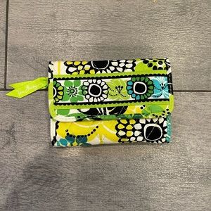 VERA BRADLEY 'Limes Up' wallet w/ zippered coin section. Perfect Condition.
